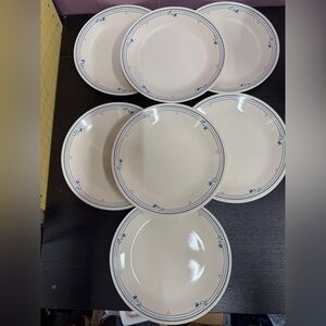 Corelle Cream and Blue Vintage Country Violets Corelle Dinner plates Set of 7